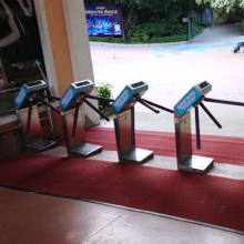 Playground entrance three roller gate system