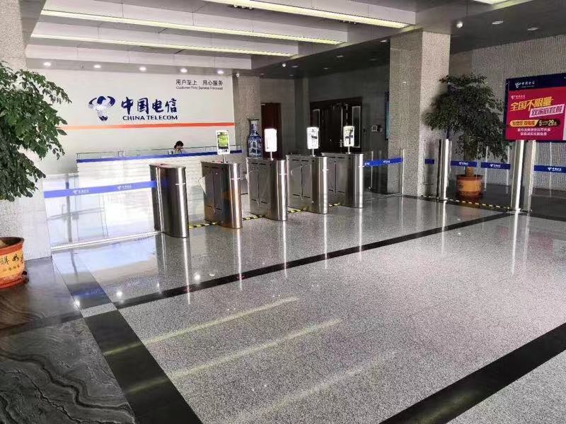 中国电信青岛分公司大楼翼闸摆闸人脸门禁系统